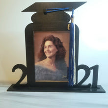 Load image into Gallery viewer, 2021 Graduation 5x7 Photo Frame SVG Laser Digital Download Files - Designodeal
