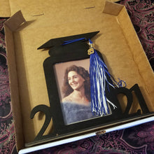 Load image into Gallery viewer, 2021 Graduation 5x7 Photo Frame SVG Laser Digital Download Files - Designodeal
