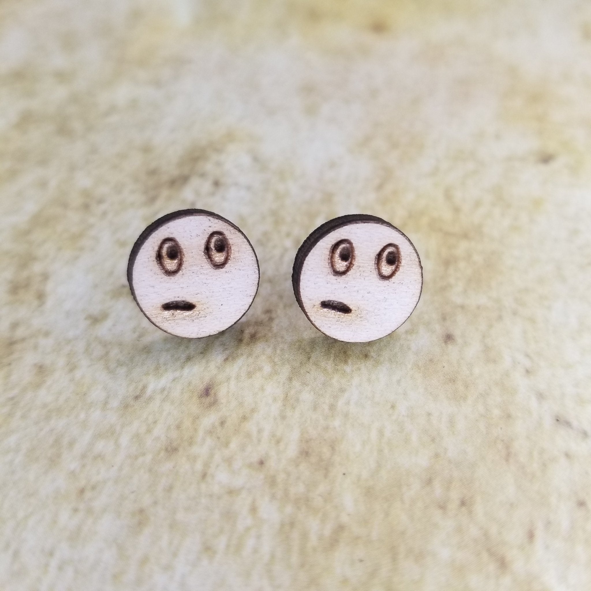 Bewilderment Face Emoji Round Maple Wood Stud Earrings - Designodeal