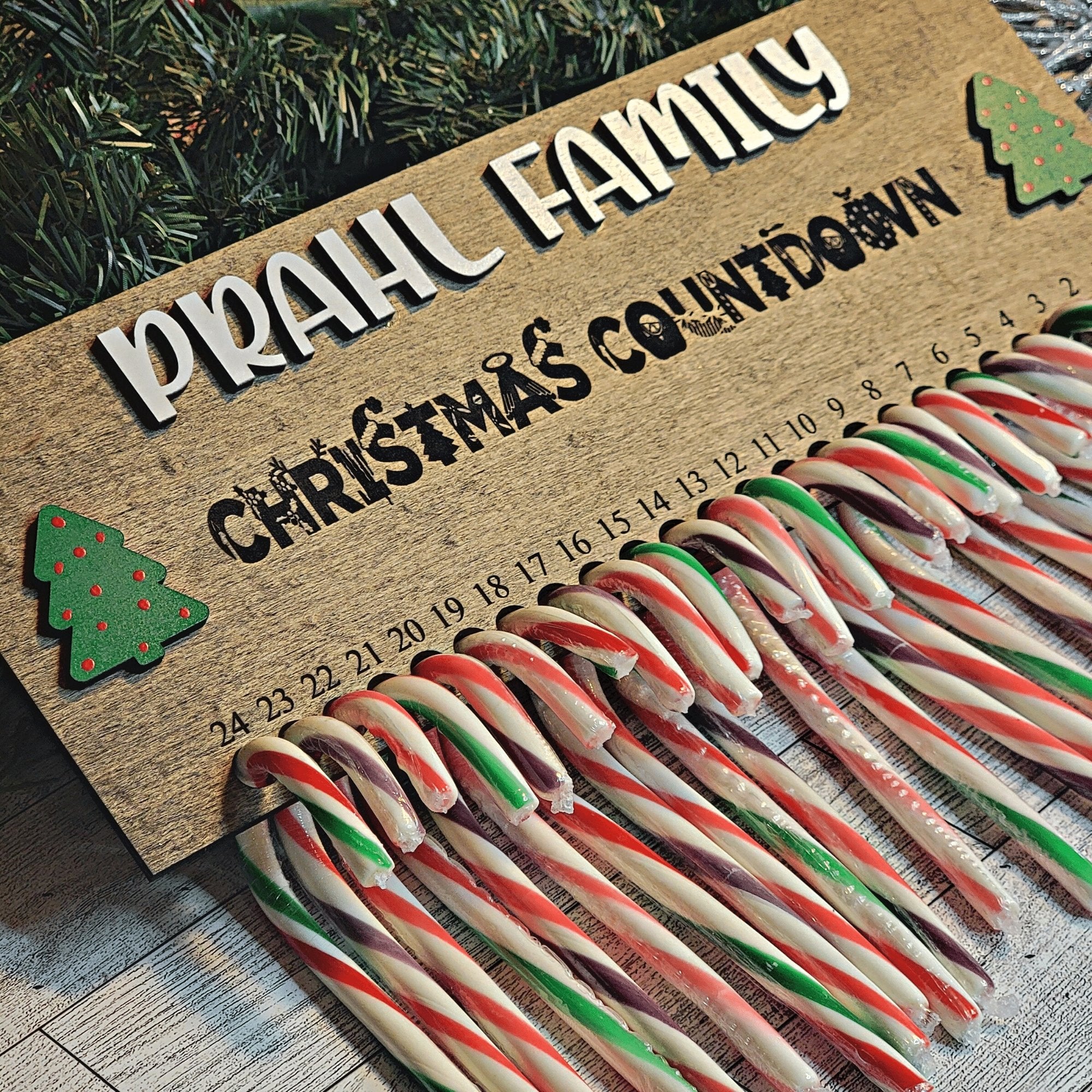 Candy Cane Christmas Countdown Advent Calendar Sign - Designodeal