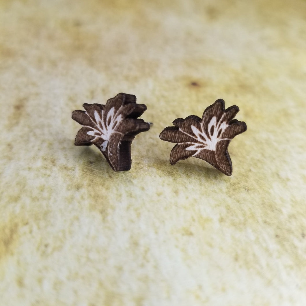 Filled Lily Maple Wood Stud Earrings - Designodeal