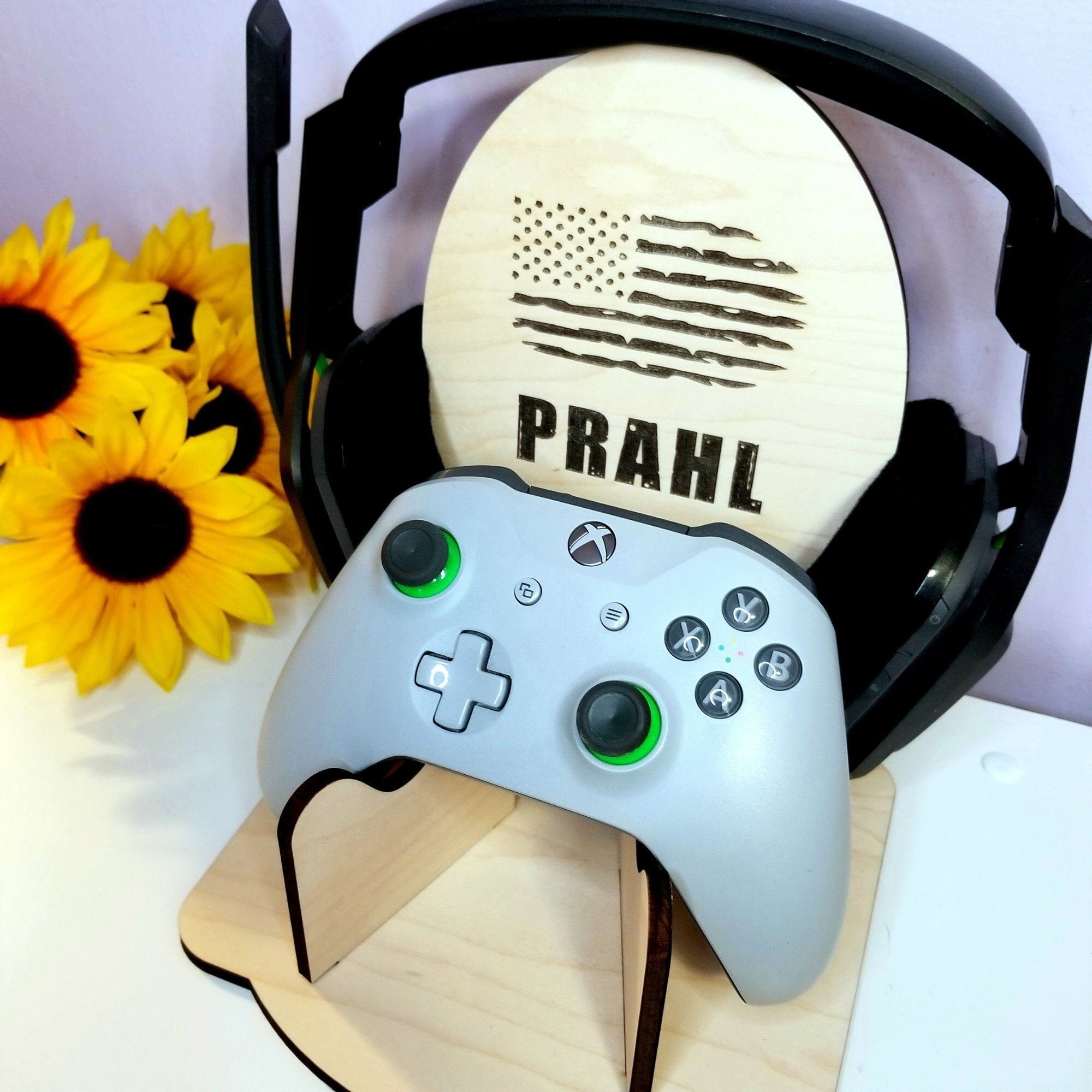 Personalized Maple Wood Gaming Controller & Headset Stand ~ PS4 PS5 XBOX - Designodeal