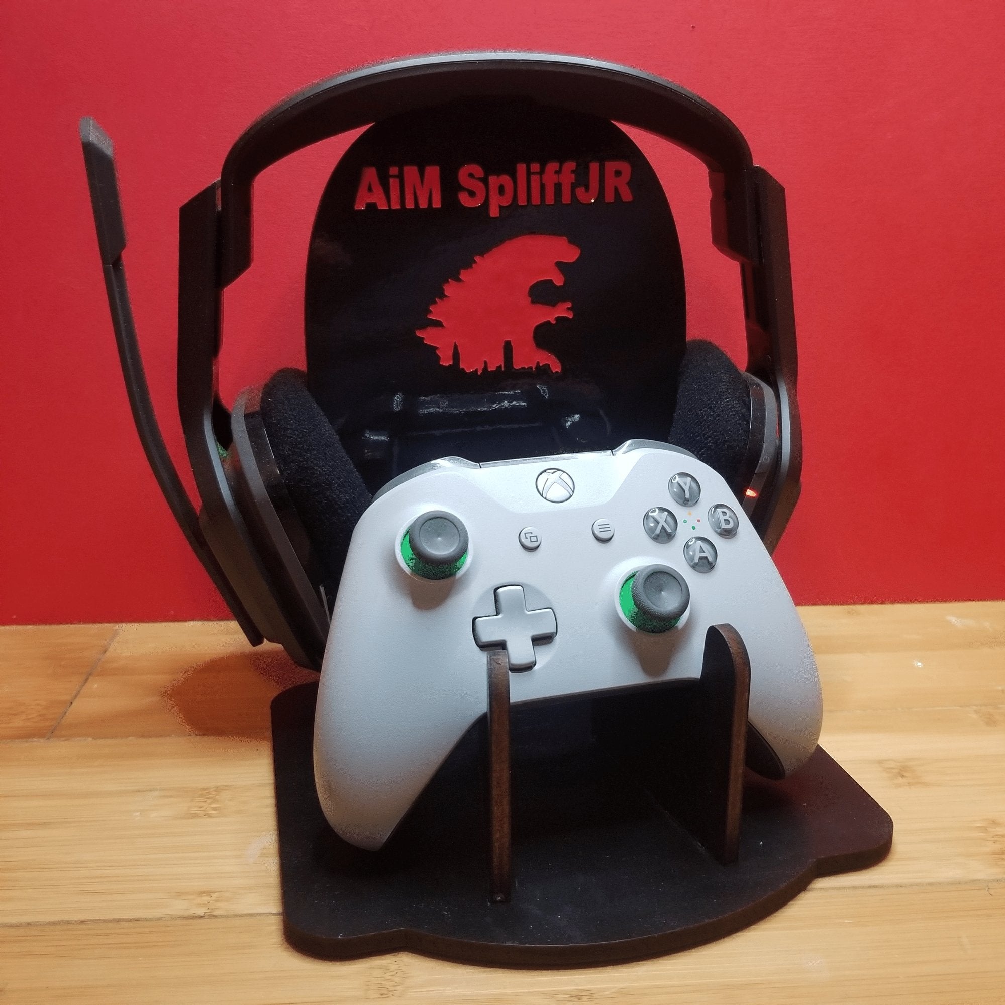 Personalized Name Gaming Stand for XBOX / PS4 Headphones and Controller - Designodeal