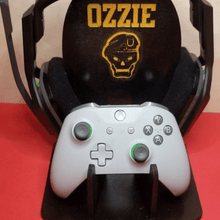 Load image into Gallery viewer, Personalized Name Gaming Stand for XBOX / PS4 Headphones and Controller
