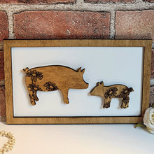Load image into Gallery viewer, Pig Mommy &amp; Me Sign - Daddy &amp; Me Animal Sign - Designodeal
