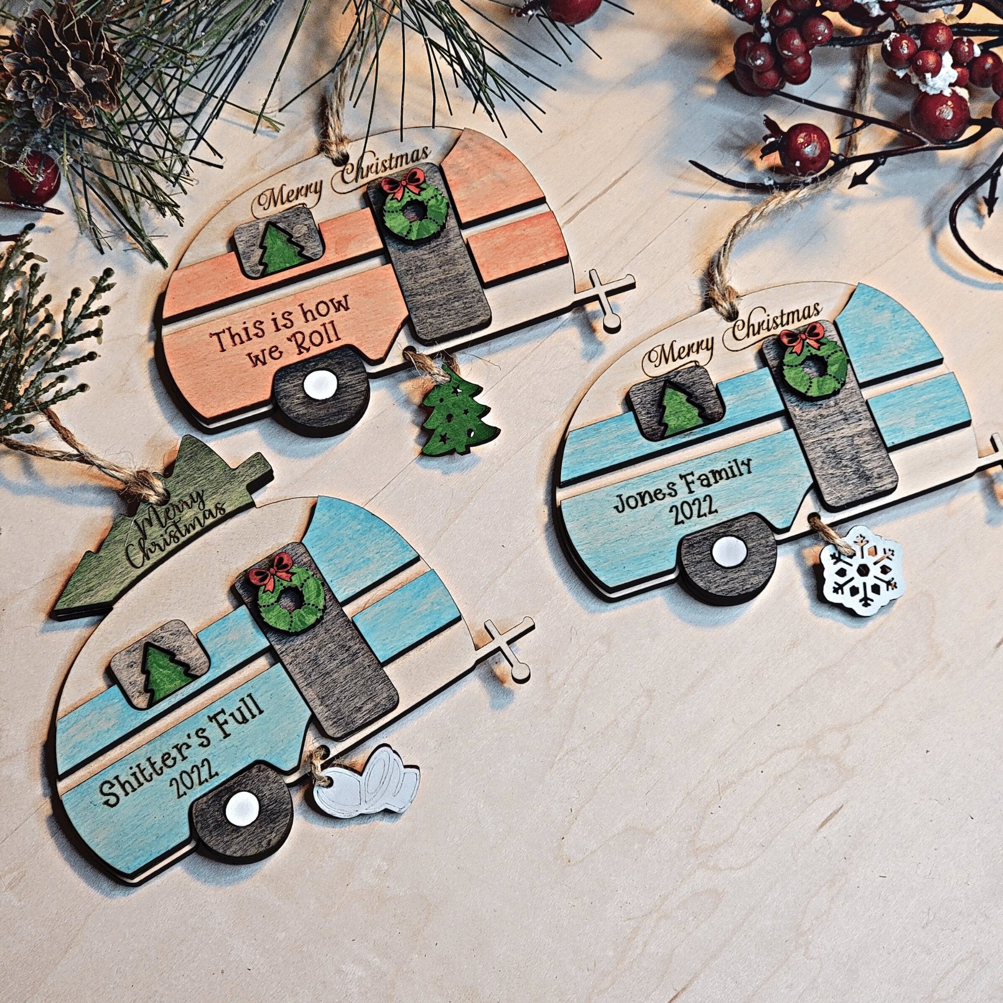 Vintage RV Camper Christmas Ornament - Designodeal